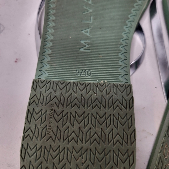Malvados Flip Flops Size 9/10 - Picture 8 of 9